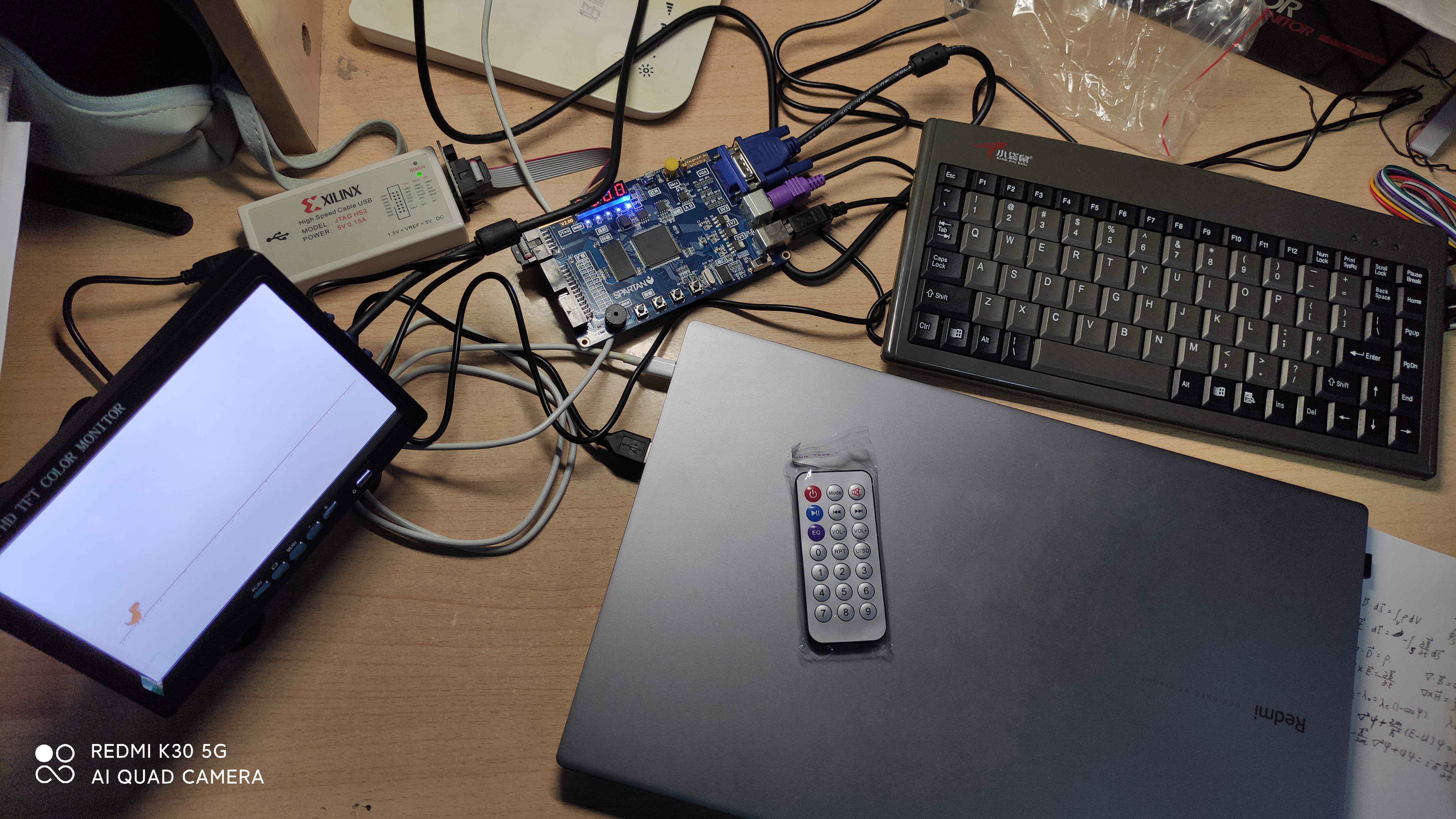 Espier 3 开发板与显示器、键盘、下载器等设备